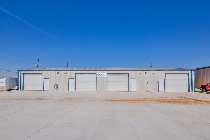 More Photos Of 12101 Geneva Ave, Lubbock Warehouse For Sale