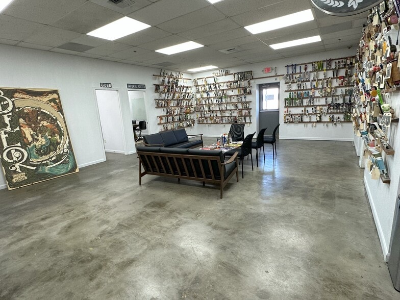 More Photos Of 2123 W Elmore St, Seattle Warehouse For Lease