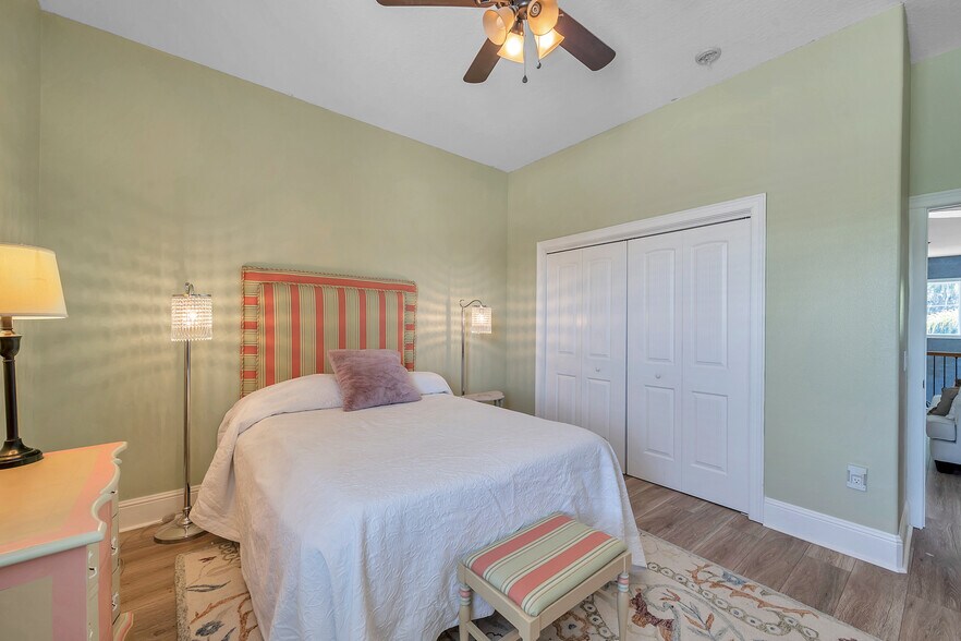 More Photos Of 429 2nd St S, Safety Harbor Specialty For Sale