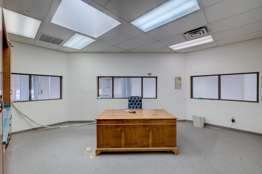 More Photos Of 5461 Arville St, Las Vegas Warehouse For Lease