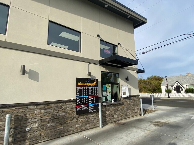 More Photos Of 900 S College Ave, College Place Freestanding For Sale