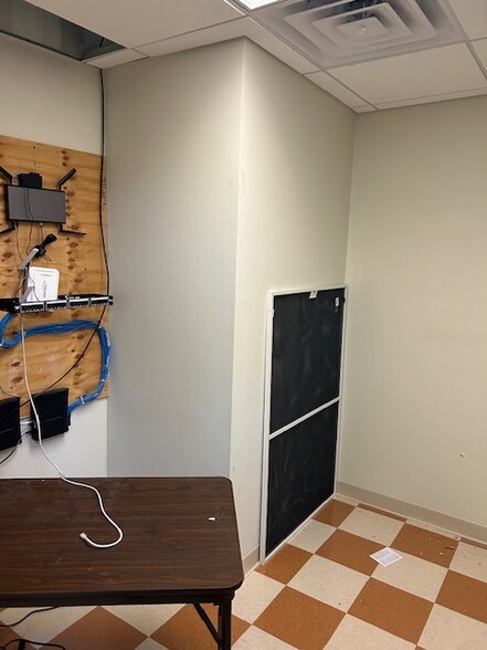 More Photos Of 920 West Chester Pike, Havertown Office For Lease