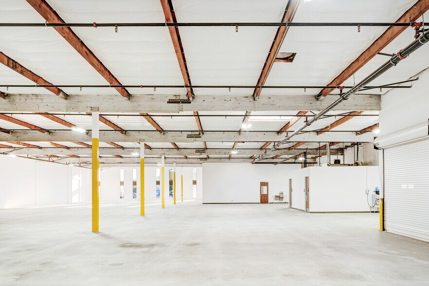 More Photos Of 7101 Case Ave, North Hollywood Warehouse For Lease