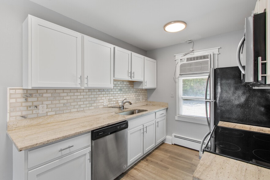 More Photos Of 4125 Woodland Ave, Royal Oak Apartments For Sale