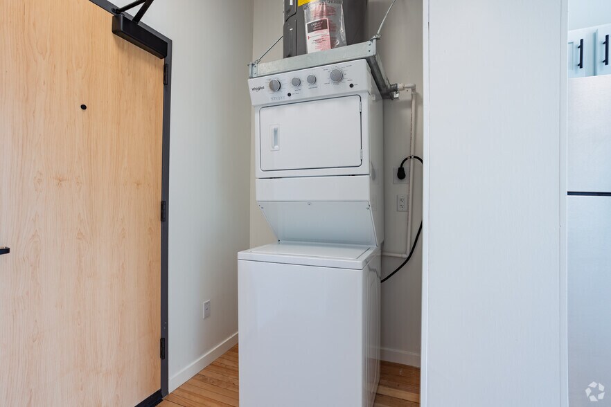 More Photos Of 3614 6th Ave, Des Moines Apartments For Lease