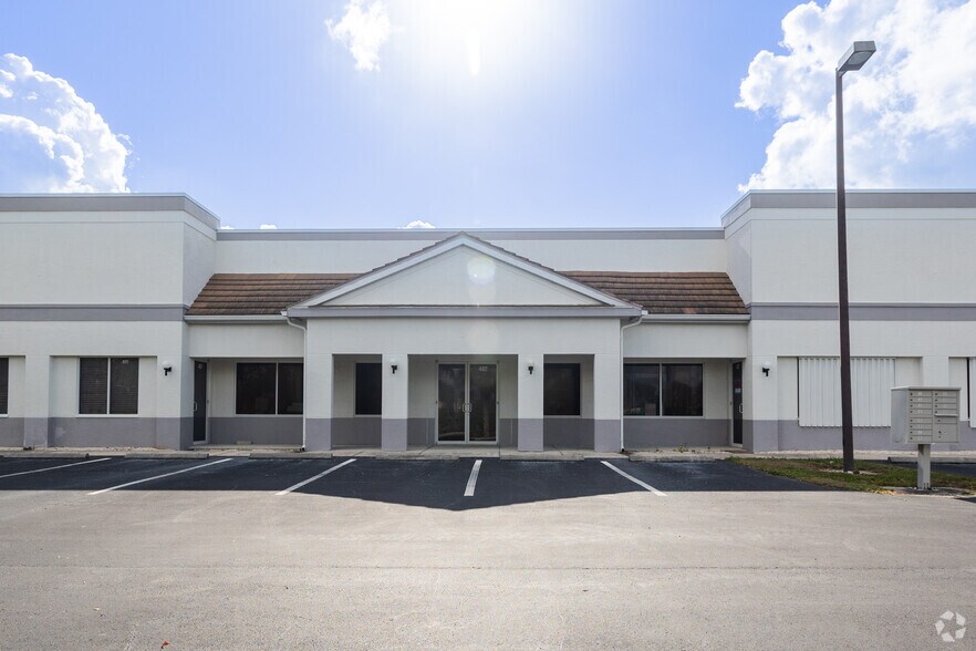More Photos Of 10811 Sunset Plaza Cir, Fort Myers Warehouse For Sale