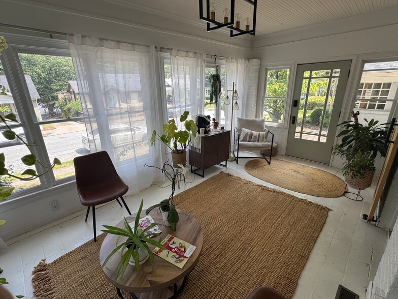 More Photos Of 3082 E Shadowlawn Ave NE, Atlanta Freestanding For Lease