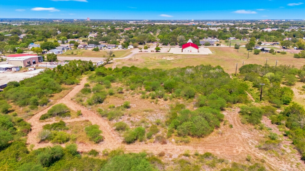 More Photos Of 2904 US Highway 59 Hwy, Victoria Land For Sale