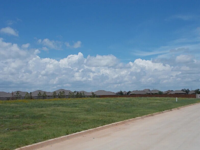 More Photos Of 115 Yukon Crossing Ave, Yukon Land For Lease