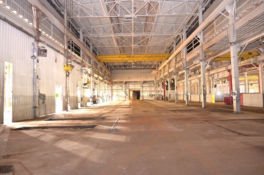 More Photos Of 325 Buffalo St, Franklin Warehouse For Lease