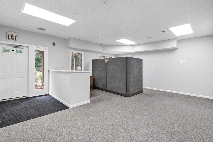 More Photos Of 324 Elm St, Monroe Medical For Sale