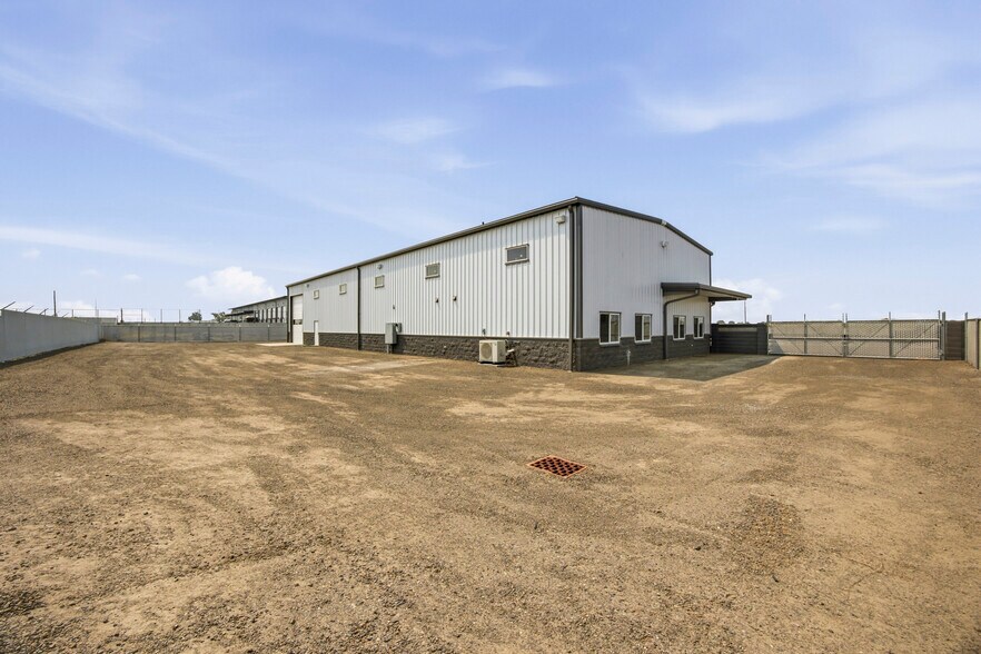 More Photos Of 1342 E Saint Helens St, Pasco Light Distribution For Lease