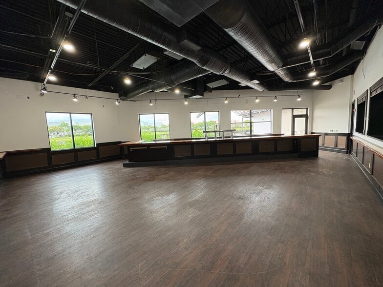 More Photos Of 15500 SW 29th St, Miramar Restaurant For Lease