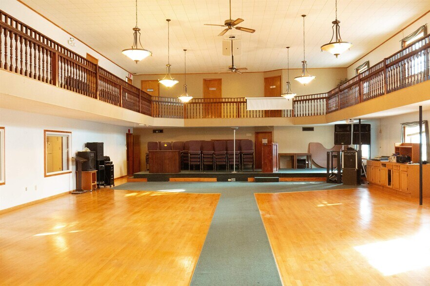 More Photos Of 501 S Topeka St, El Dorado Specialty For Sale