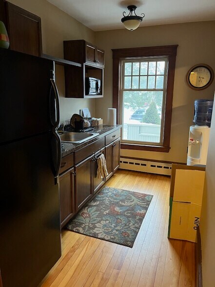 More Photos Of 388 Nashua St, Milford Specialty For Lease