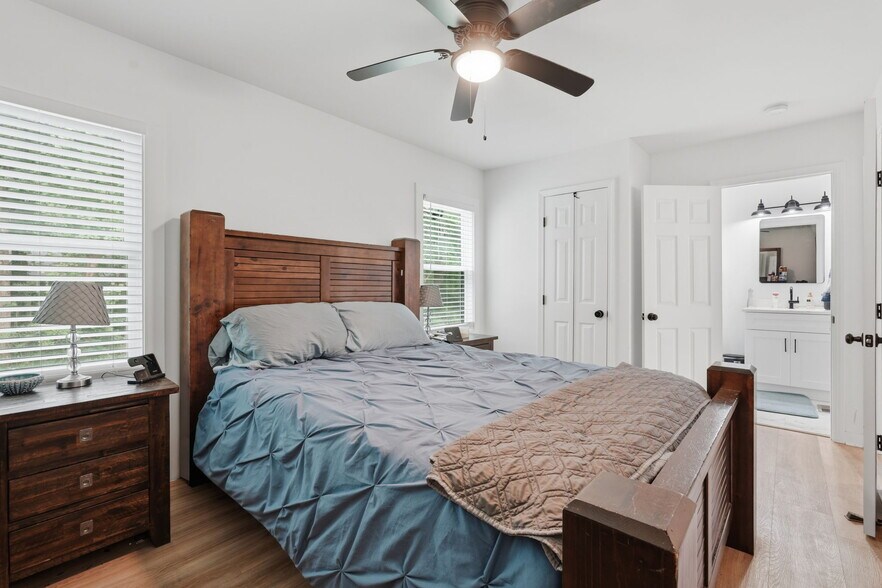More Photos Of 12836 Cumming Hwy, Canton Flex For Sale