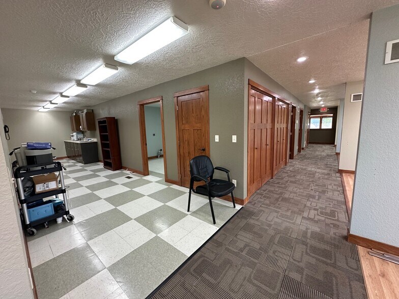 More Photos Of 820 W Summit St, Winterset Medical For Sale