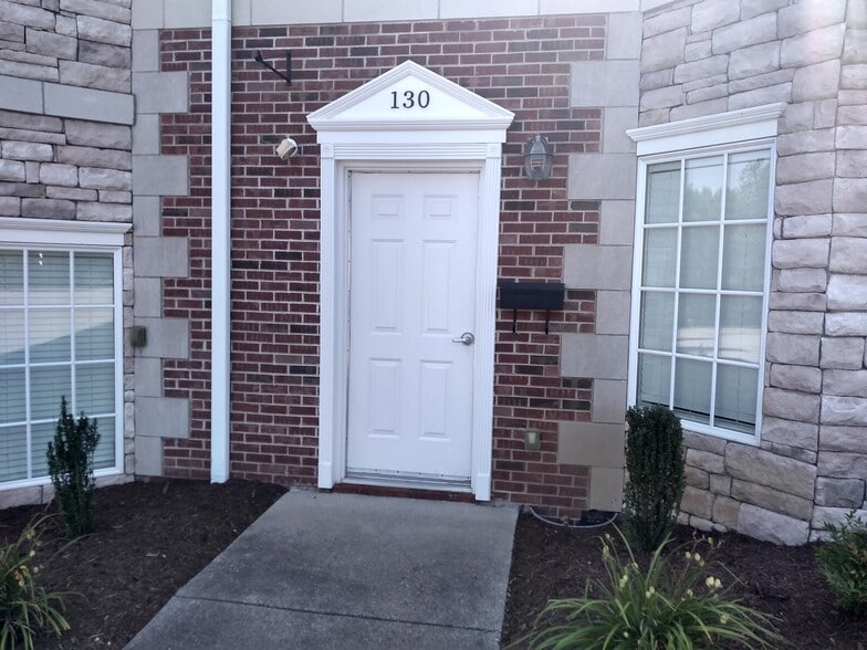 More Photos Of 311 S Royal Oaks Blvd, Franklin Medical For Sale