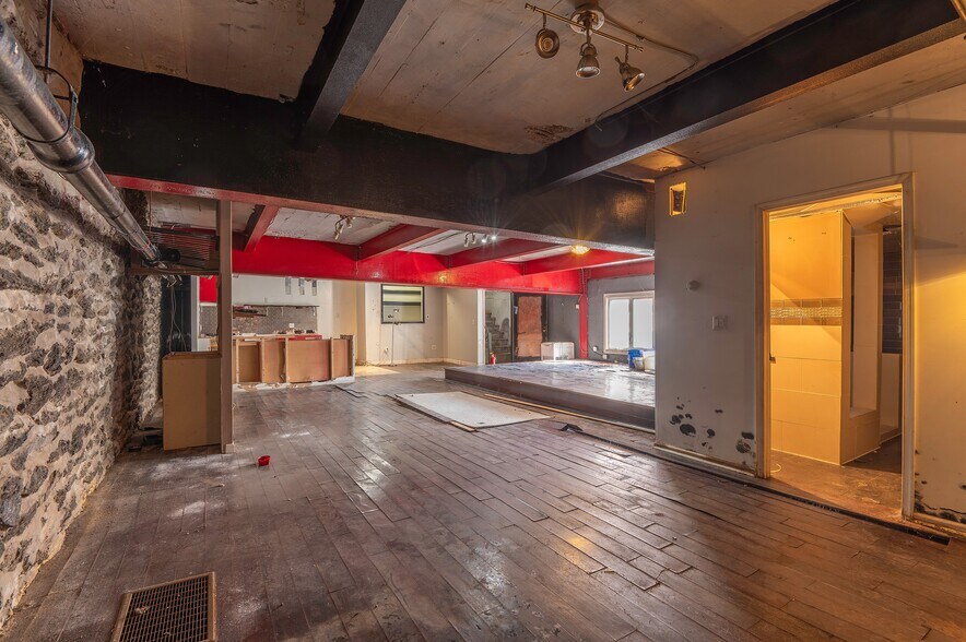 More Photos Of 230 Leverington Ave, Philadelphia Auto Repair For Sale