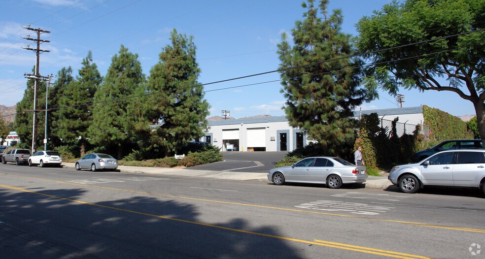 Primary Photo Of 9510-9520 Owensmouth Ave, Chatsworth Warehouse For Lease