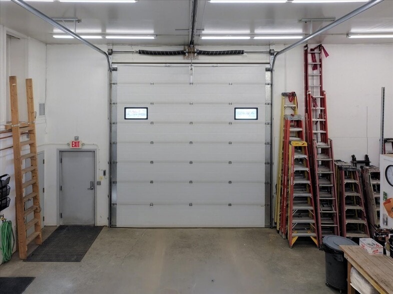 More Photos Of 980 Deere St, Fairbanks Warehouse For Sale