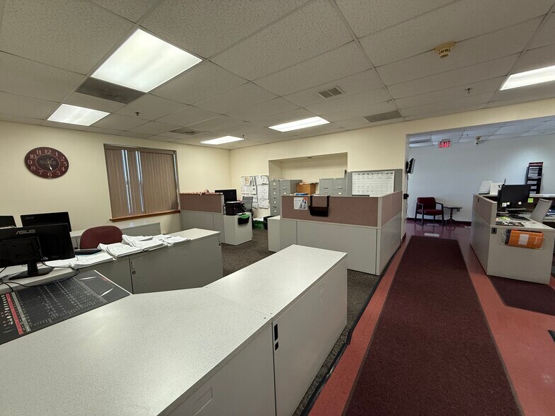 More Photos Of 14 McFadden Rd, Palmer Warehouse For Lease