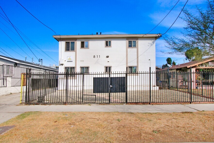 More Photos Of 811 W 97th St, Los Angeles Apartments For Sale