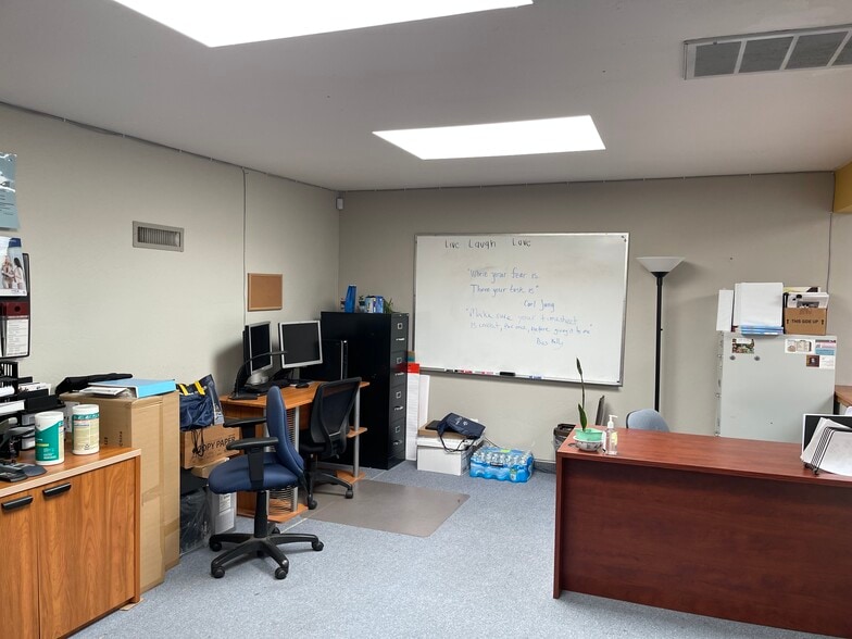 More Photos Of 2610 Daniel Ave, San Diego Light Distribution For Sale