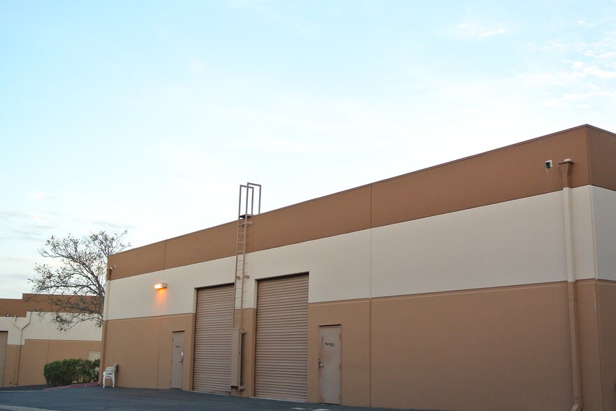 More Photos Of 11421 W Bernardo Ct, San Diego Light Manufacturing For Lease