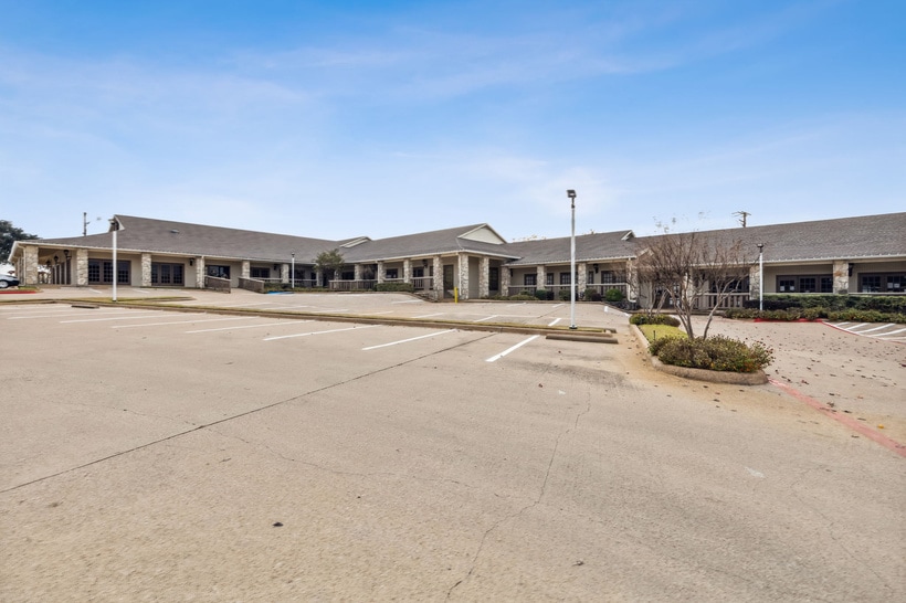 More Photos Of 1751 N Walnut Creek Dr, Mansfield Schools For Sale