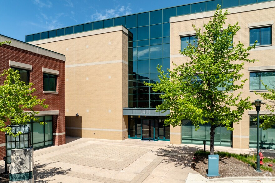 More Photos Of 5401 Trillium Blvd, Hoffman Estates Unknown For Lease
