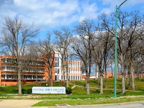 More Photos Of 3000 N Grant Ave, Springfield Schools For Sale