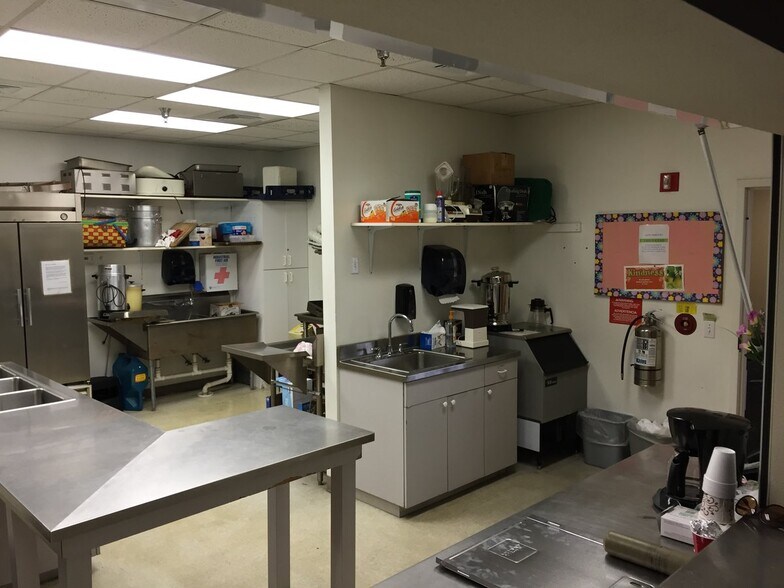 More Photos Of 2049 N Honore Ave, Sarasota Office Residential For Sale