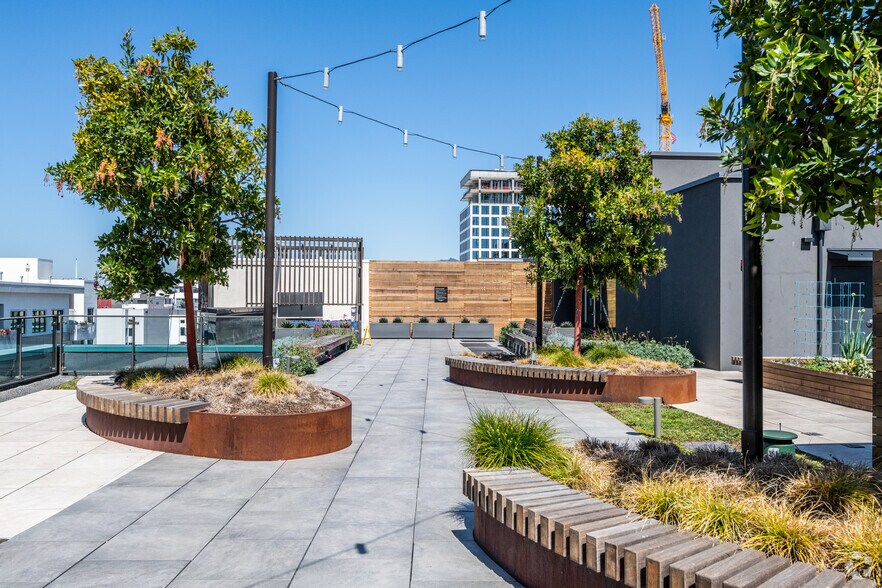 More Photos Of 2302 Valdez St, Oakland Apartments For Lease