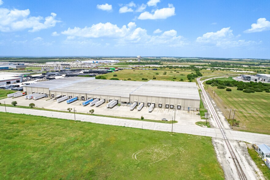 More Photos Of 2412 Wilsonart Dr, Temple Warehouse For Lease