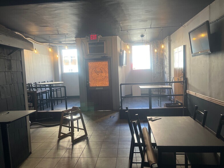 More Photos Of 316-326 State St, New London Storefront Retail Office For Lease