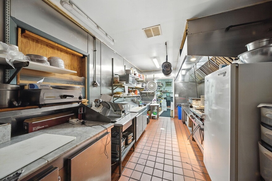 More Photos Of 260 Espanong Rd, Lake Hopatcong Restaurant For Sale