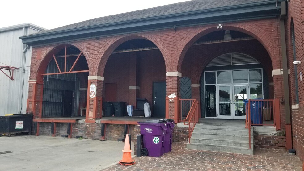 More Photos Of 8300 Earhart Blvd, New Orleans Loft Creative Space For Lease