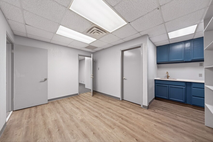 More Photos Of 1102 W Laurel St, San Antonio Warehouse For Lease