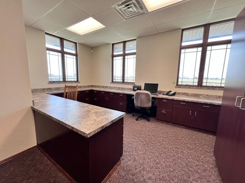 More Photos Of 202 Diamond Springs Trl, Ogallala Medical For Sale