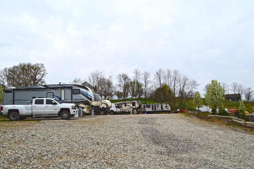 More Photos Of 962 Old Brick Rd, West Alexander Apartments For Lease