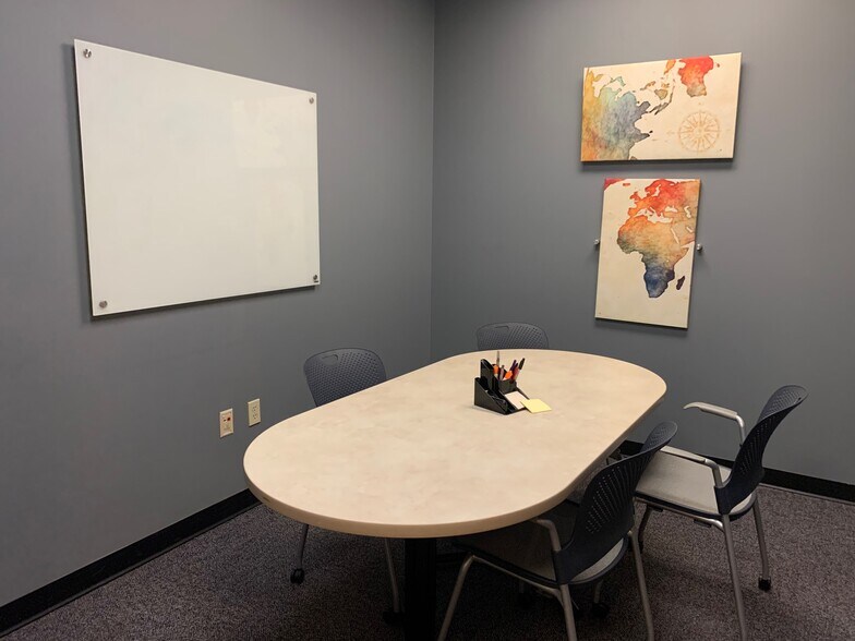 More Photos Of 517 N Westhill Blvd, Appleton Freestanding For Lease