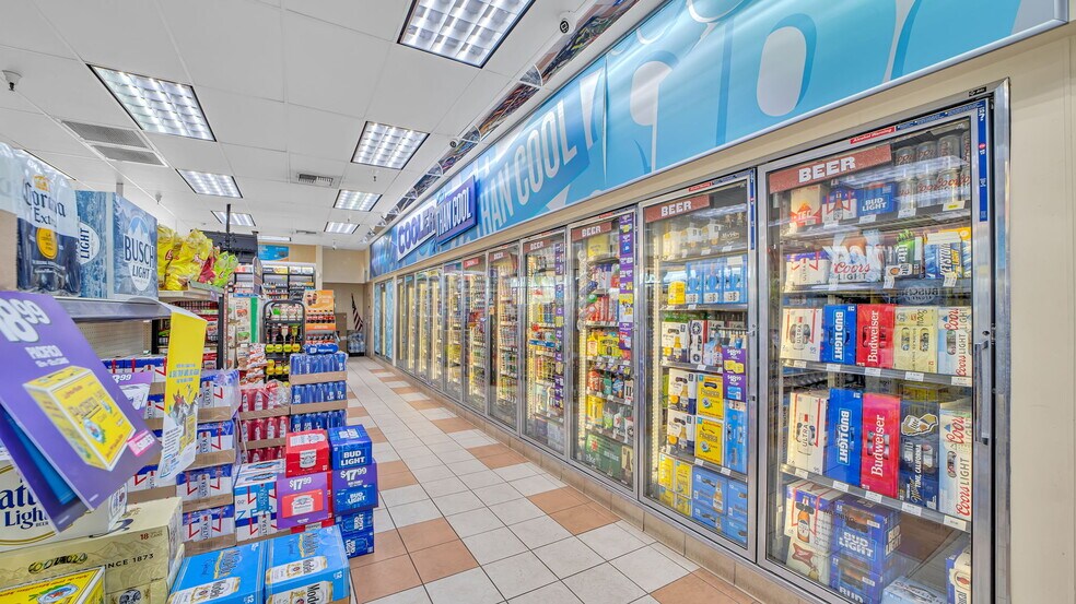 More Photos Of 1187 W San Marcos Blvd, San Marcos Service Station For Sale