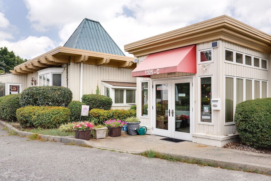 More Photos Of 1325 S Eugene St, Greensboro Warehouse For Sale