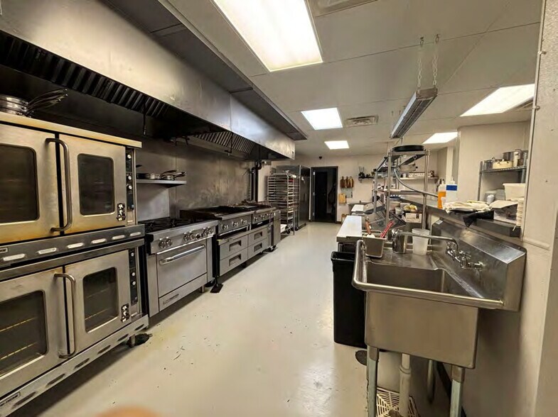 More Photos Of 796 11th St, Marion Restaurant For Sale