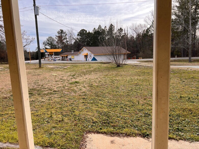 More Photos Of 3268 - 3244 River Fork Rd, Waterloo Bar For Sale