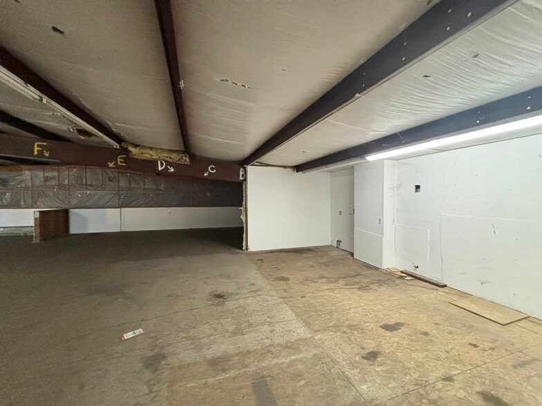 More Photos Of 2618 Cherry Ave NE, Salem Industrial For Sale