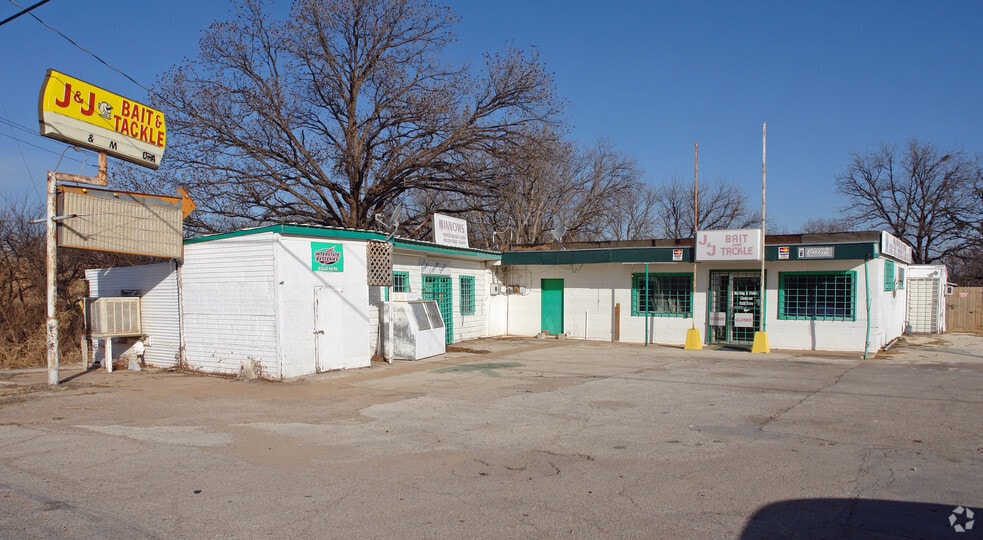 Primary Photo Of 102 Ambler Ave, Abilene Convenience Store For Sale