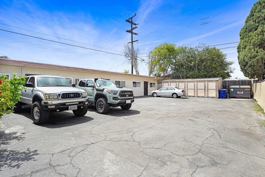 More Photos Of 8181-8183 Commercial Pl, South Gate Apartments For Sale