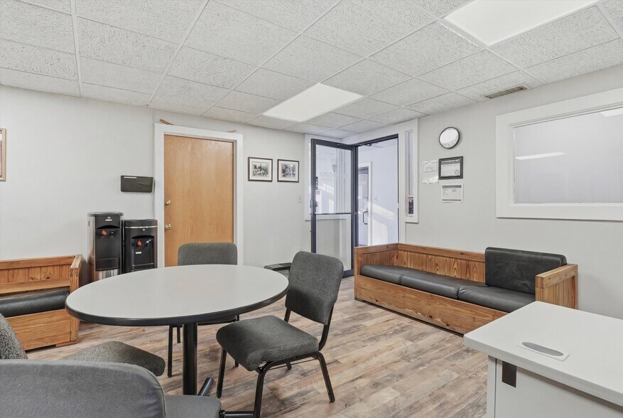 More Photos Of 7 Stewart St, Haverhill Manufacturing For Lease
